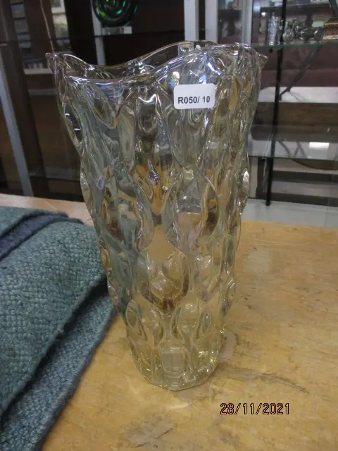 Art Glass Vase Image 1++