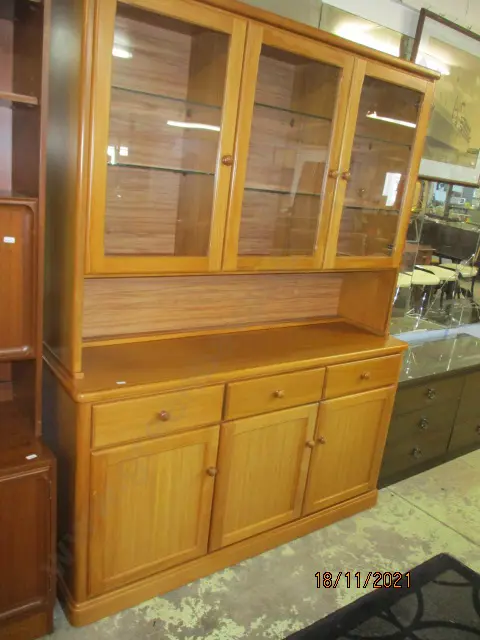 Rimu Display Cab Image 1++