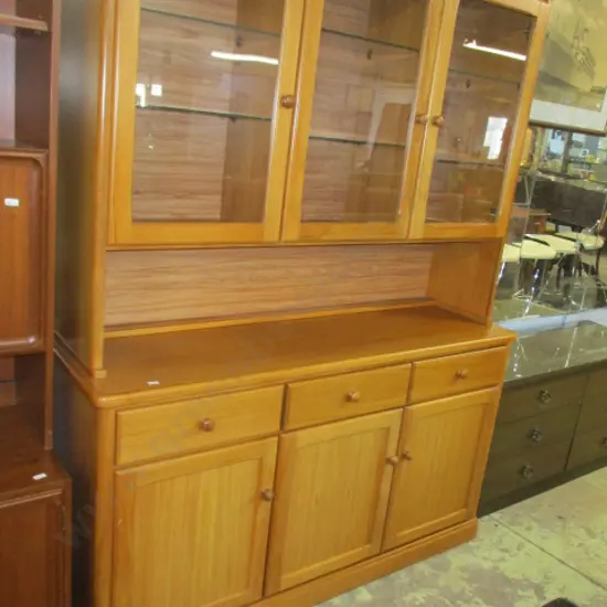 Rimu Display Cab