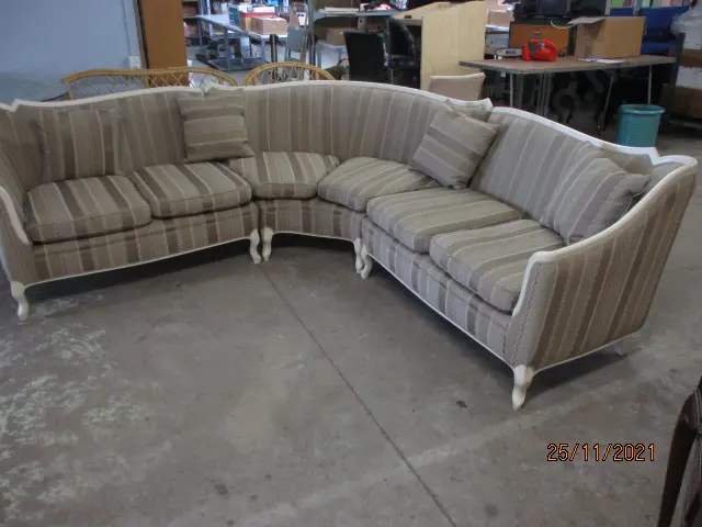 Corner Sectional Suite Image 1++