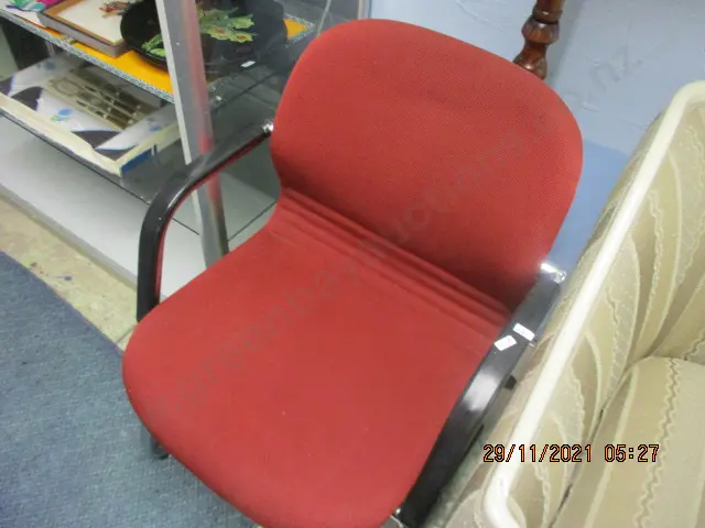 Retro Chair Image 1++