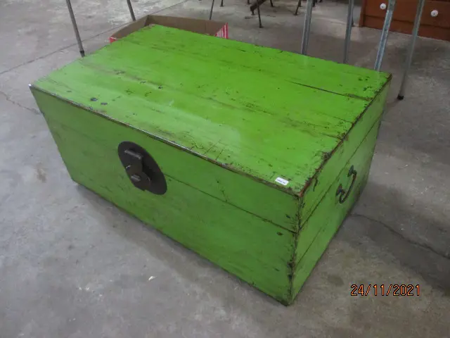 Wooden Trunk Image 1++
