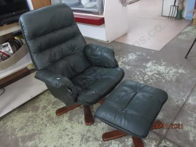 Recliner and Ottoman Image 1++