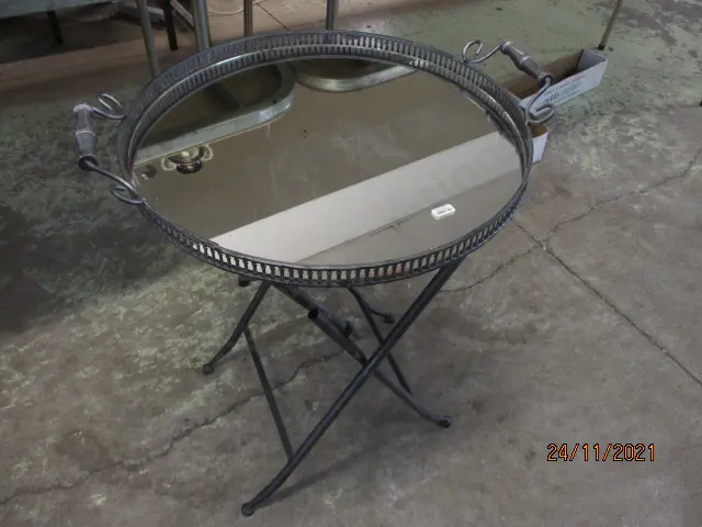 Small Butlers Table Image 1++