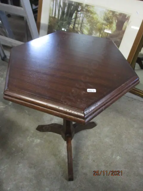 Side Table Image 1++