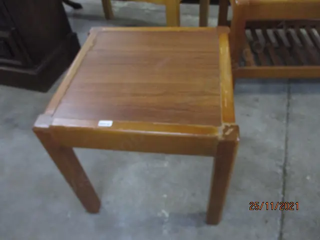 Side Table Image 1++