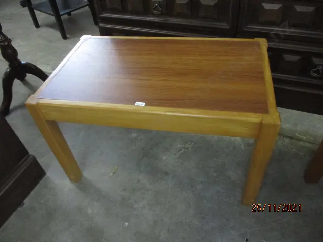 Side Table Image 1++