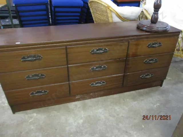 9 Drawer Lowboiy Image 1++