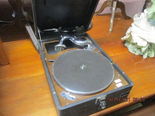 Gramaphone Image 1++