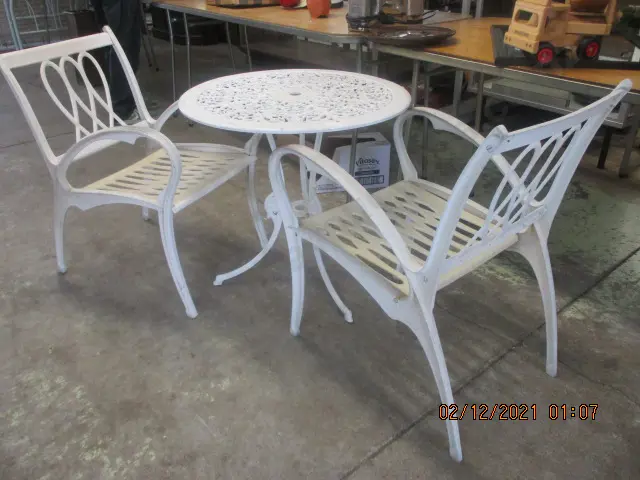 Alloy Table and 2 Chairs Image 1++