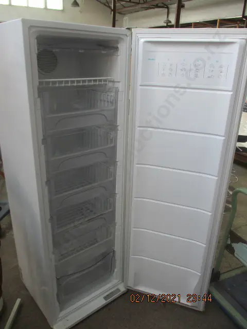 Upright Freezer Image 1++