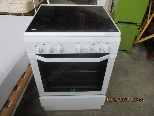 Ceramic Topped Stove Image 1++