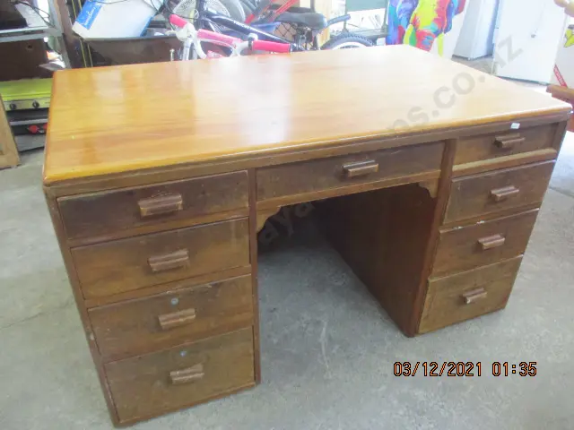 Desk Image 1++