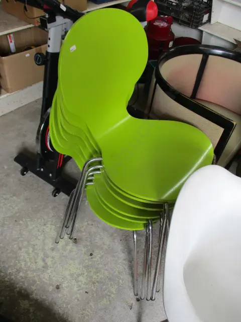6 Green Stacking Chairs Image 1++