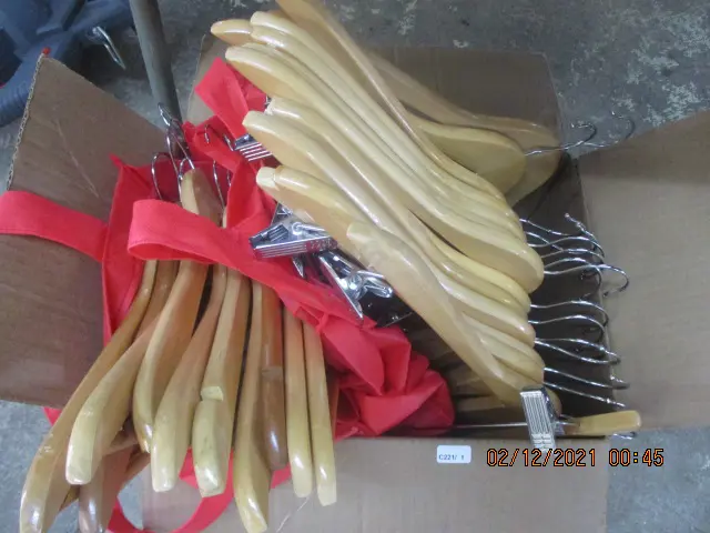 Hangers Image 1++
