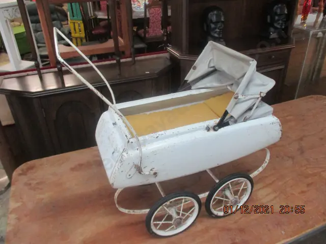 Dolls Pram Image 1++