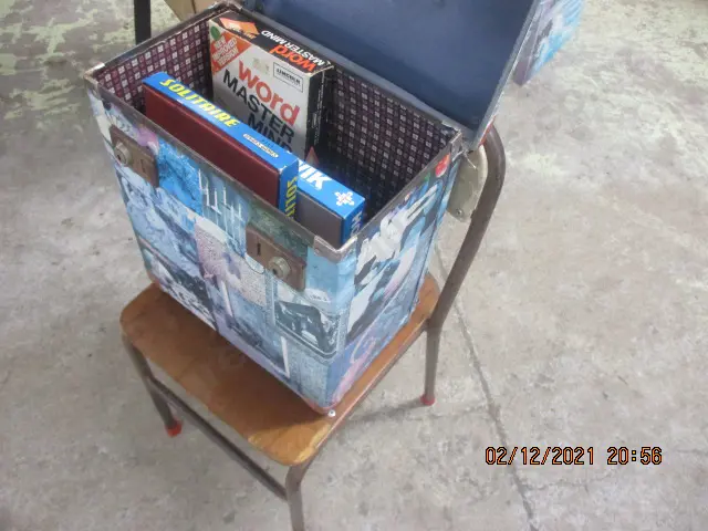 Chair and Games Image 1++