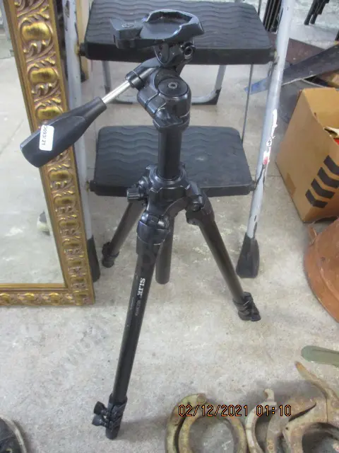 Tripod Image 1++