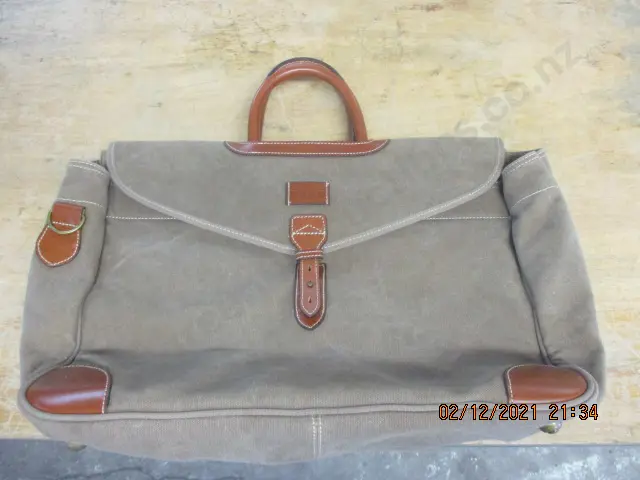 Nood Satchel Image 1++