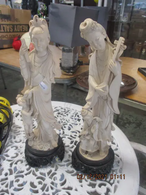 Pr Oriental Figures Image 1++