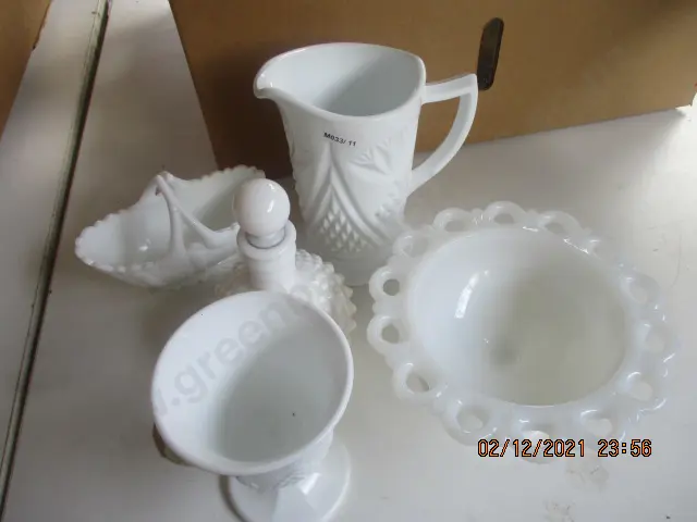 Vintage Glassware Image 1++