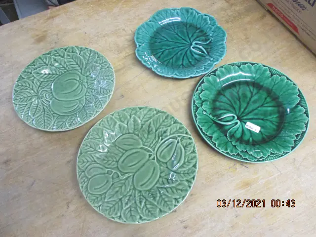 4 Pieces Majolica Image 1++