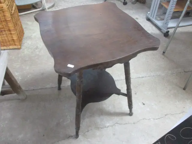 Side Table Image 1++