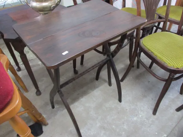 Butlers Table Image 1++