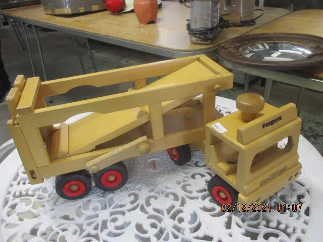 Wooden Truck Image 1++