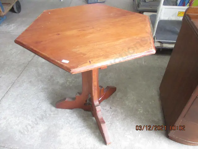 Altar Table Image 1++