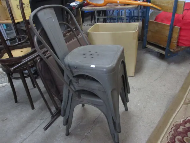 3 Metal Chairs Image 1++