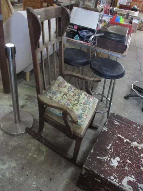 Rocking Chair Image 1++