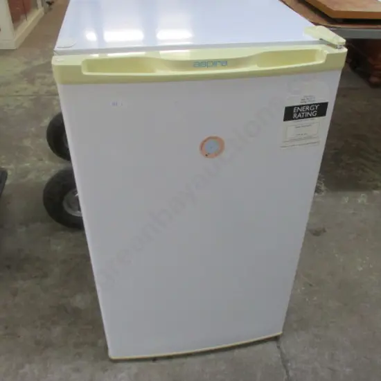 Underbench Fridge