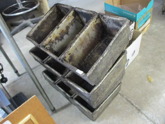 Loaf Tins Image 1++