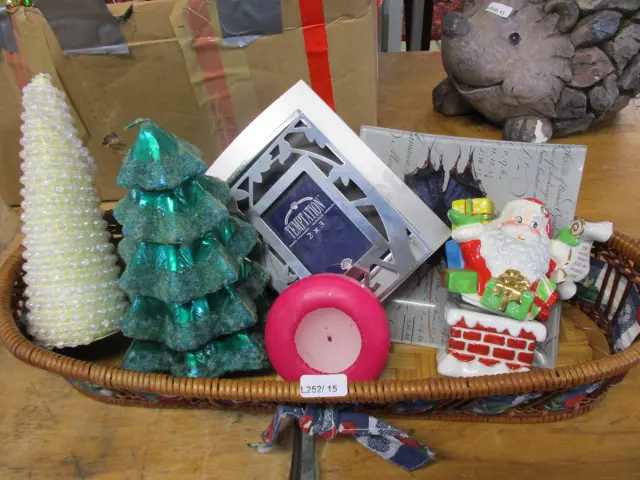 Christmas Decs Image 1++