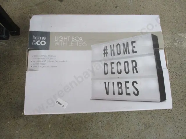 Lightbox Image 1++