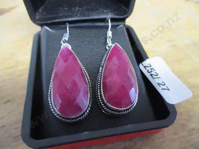 Earrings Image 1++