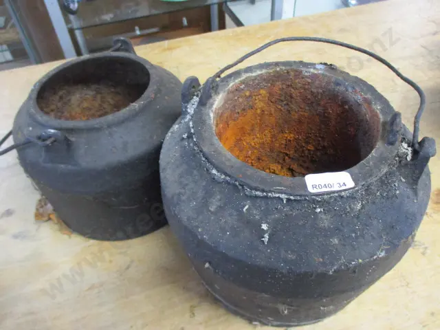 2 Glue Pots Image 1++