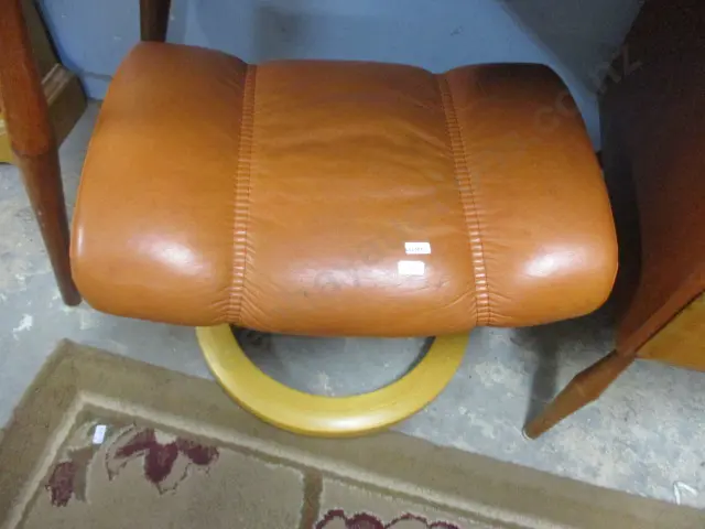 Footstool Image 1++