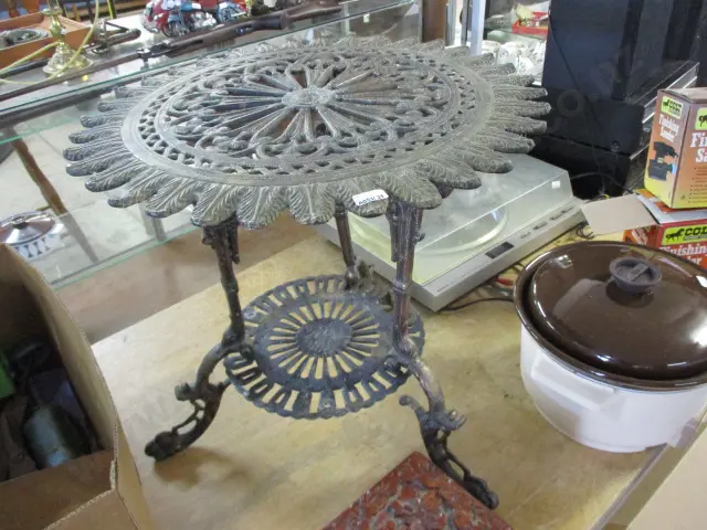 Patio Side Table (af) Image 1++