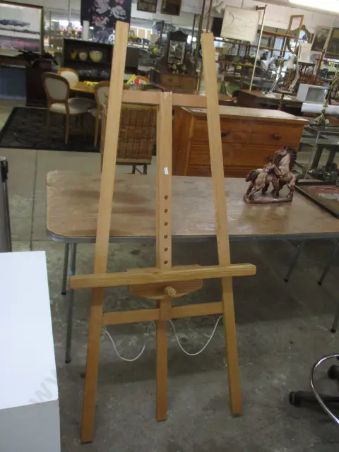 Easel (af) Image 1++