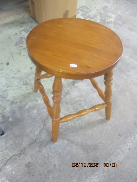 Cottage Stool Image 1++