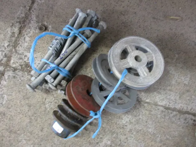 Pulleys and Bolts Image 1++