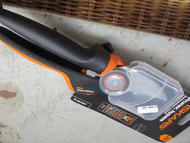Pruner Image 1++