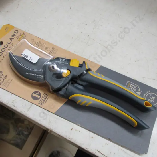 Pruner