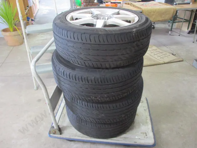 4 Seventeen Inch Tyres Image 1++