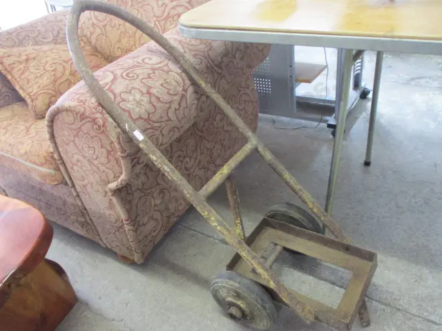 Trolley Image 1++