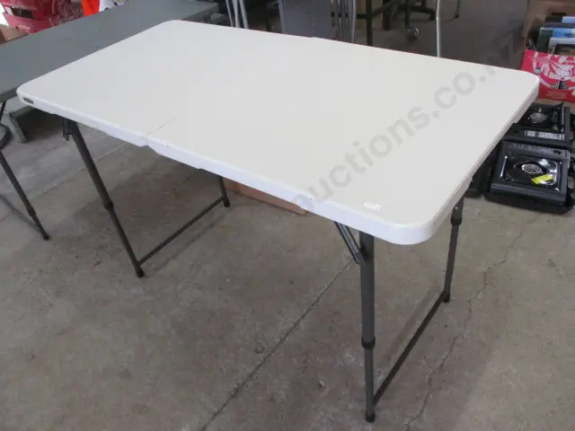 Folding Table Image 1++