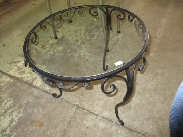 Side Table Image 1++