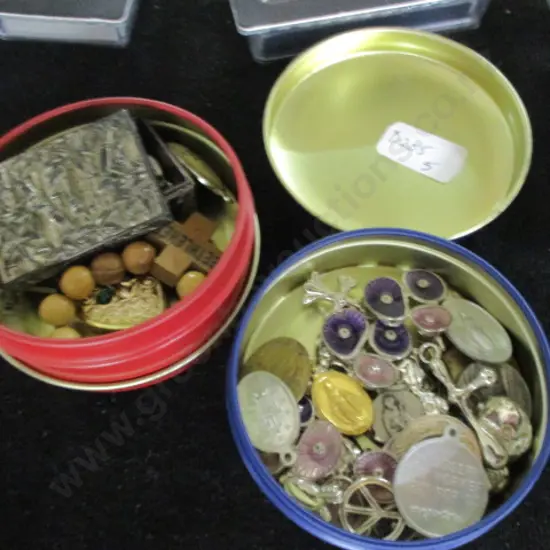 2 Tins Collectables